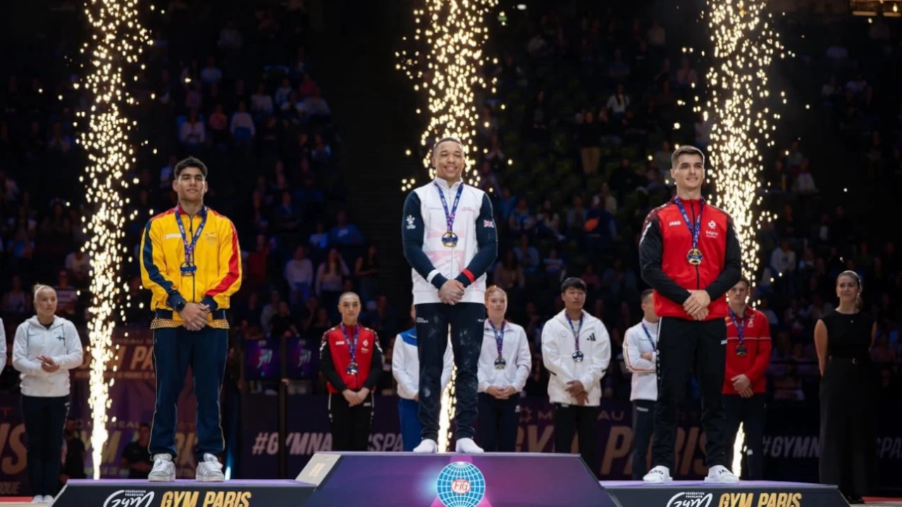¡Puro talento y destreza! Ángel Barajas ganó medalla de plata en la Copa Mundo de Gimnasia Artística Angel-Barajas-medalla