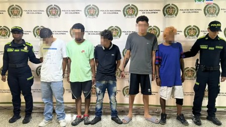 Envían a la cárcel a cinco hombres investigados por extorsiones y homicidio en Medellín Envían a la cárcel a cinco hombres investigados por extorsiones y homicidio en Medellín