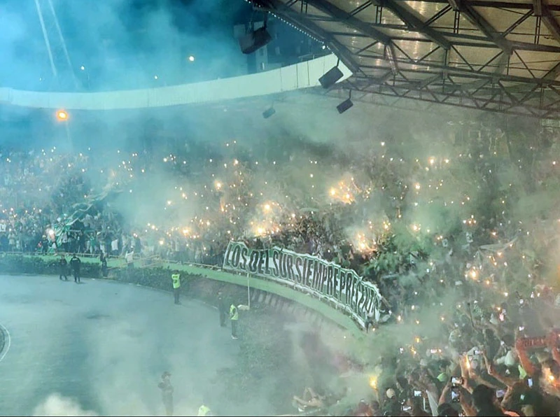 Hinchada-Nacional-en-Armenia