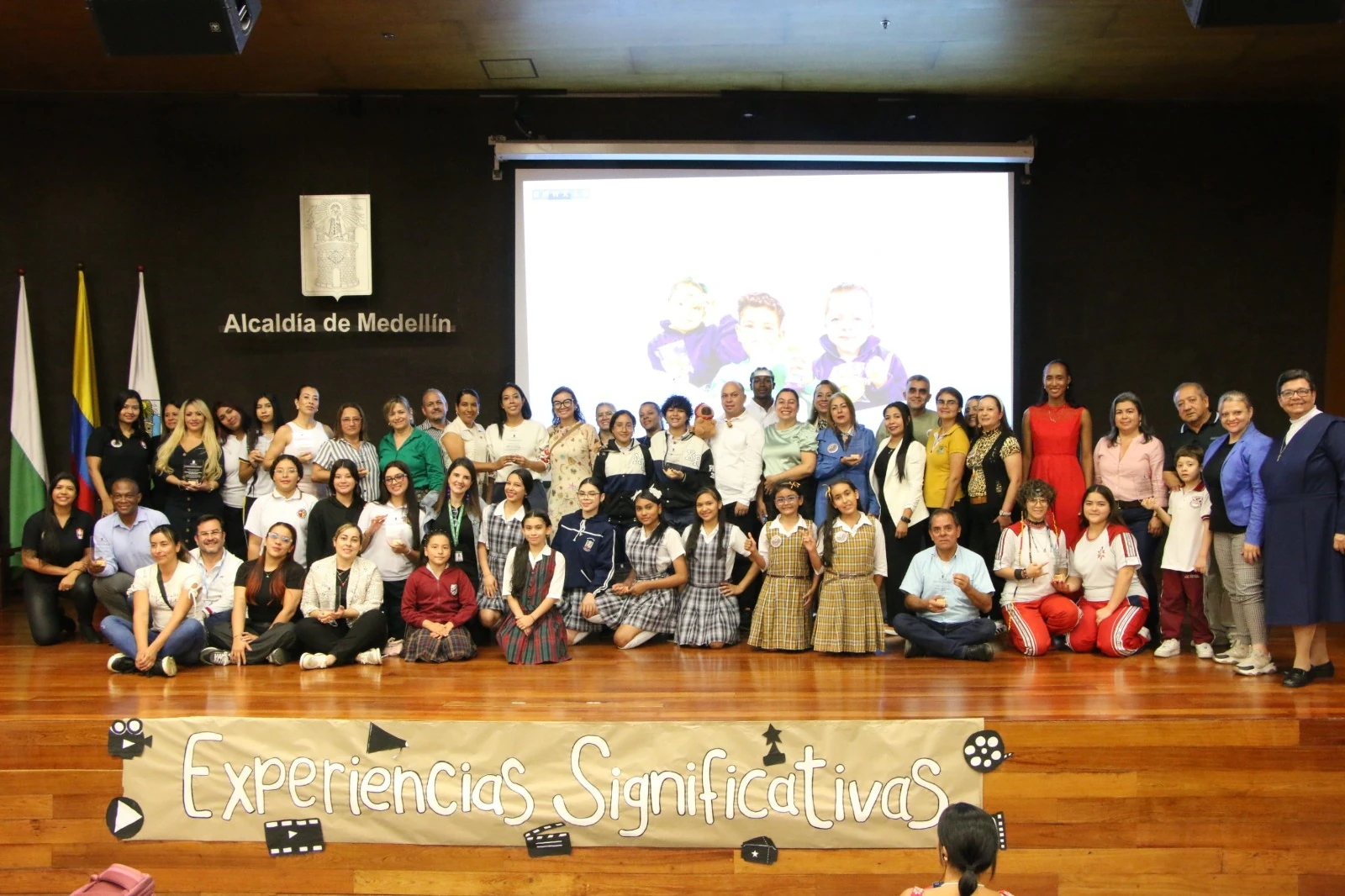 Instituciones educativas de Medellín brillan con iniciativas innovadoras en el PAE 2 Iniciativas-PAE-instituciones-educativas-2