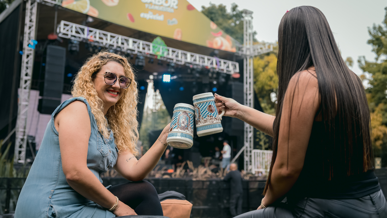 Medellín celebra el Oktoberfest Artesanal 2025 con música y gastronomía Oktoberfest