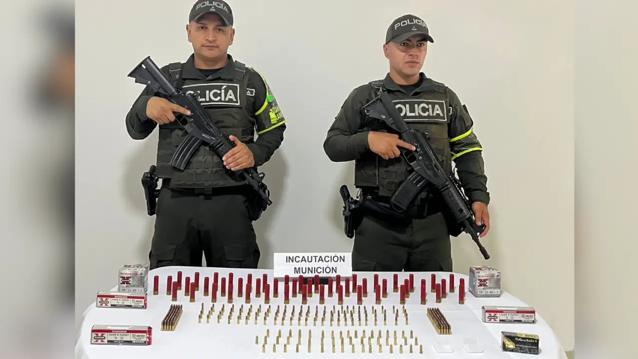 Policía incautó 400 cartuchos en la vía Medellín – Urabá Policía incautó 400 cartuchos en la vía Medellín – Urabá