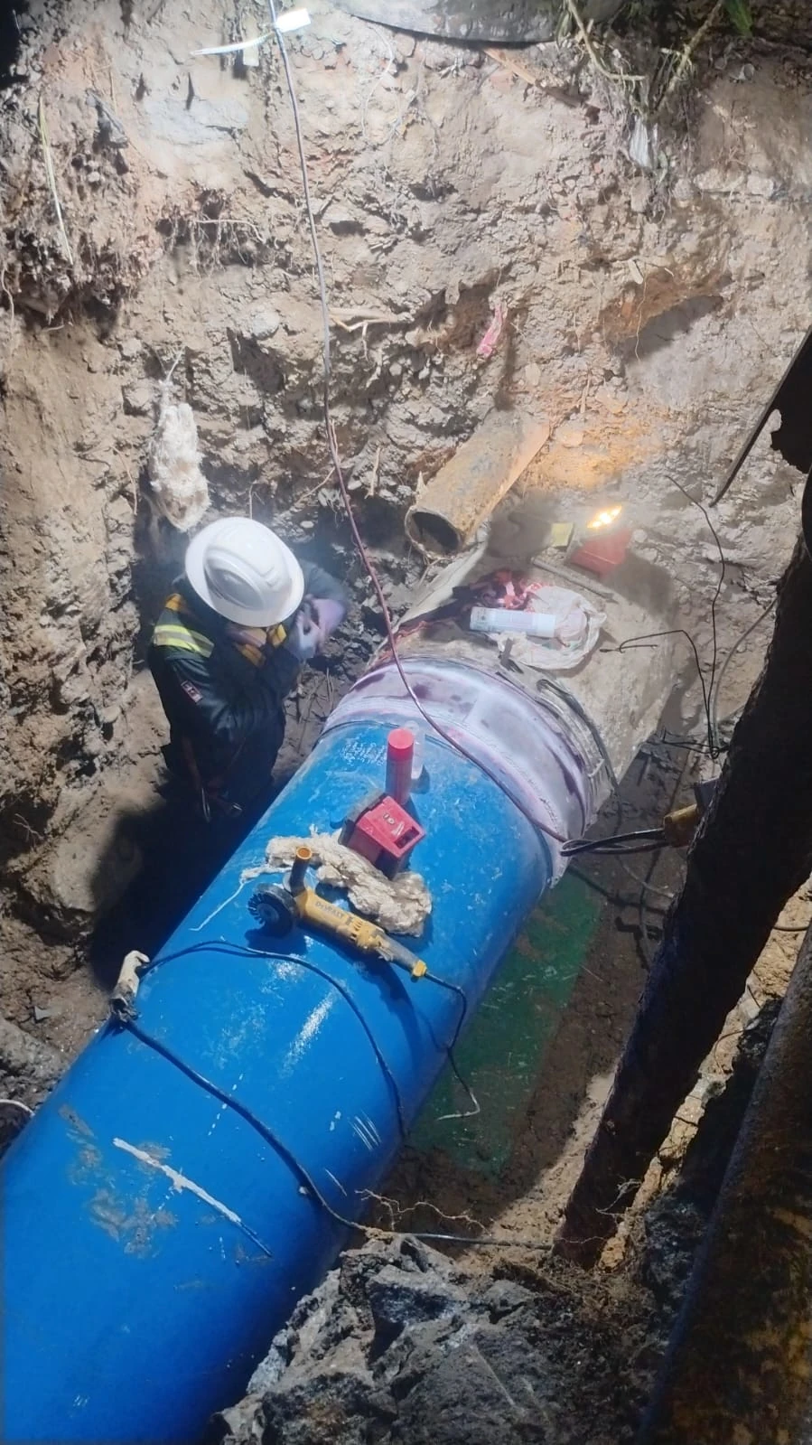 ¡Por fin habrá agua! EPM terminó reparación de la red primaria y trabaja en la estabilización del sistema 2 Tuberia-EPM