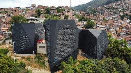 El alcalde Federico Gutiérrez anunció que hoy se firmará el contrato para la culminación de las obras de la Biblioteca Parque Santo Domingo Savio