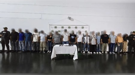 Redada contra extorsionistas en Medellín: hay 21 capturados Redada contra extorsionistas en Medellín: hay 21 capturados