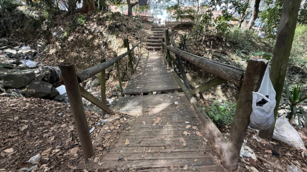 Por la seguridad de la comunidad: Medellín interviene puentes peatonales y parques infantiles puentes-peatonales