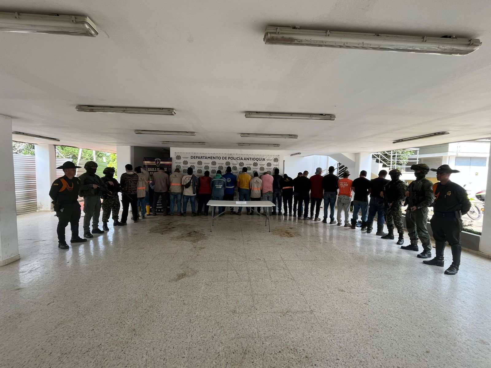 Fueron capturadas 21 personas por minería ilegal en el Bajo Cauca antioqueño 1 capturas-por-mineria-ilegal