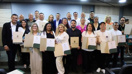 Gobernación de Antioquia entrega reconocimiento a los ediles más destacados del departamento