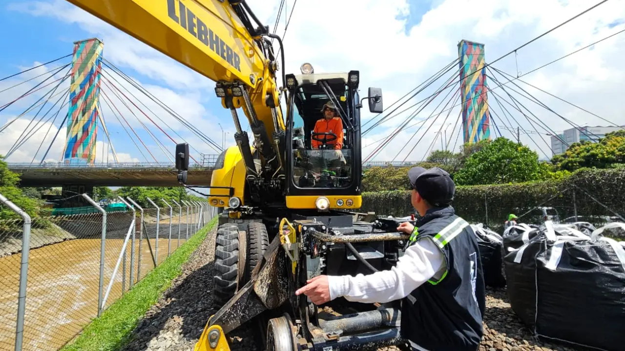 El Metro de Medellín ajusta rutas y traslados en el sur ante la falla del terreno que afecta la estación Poblado