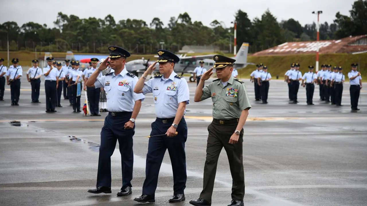 Oficiales, soldados y veteranos se reúnen para celebrar el aniversario 34 del CACOM 5