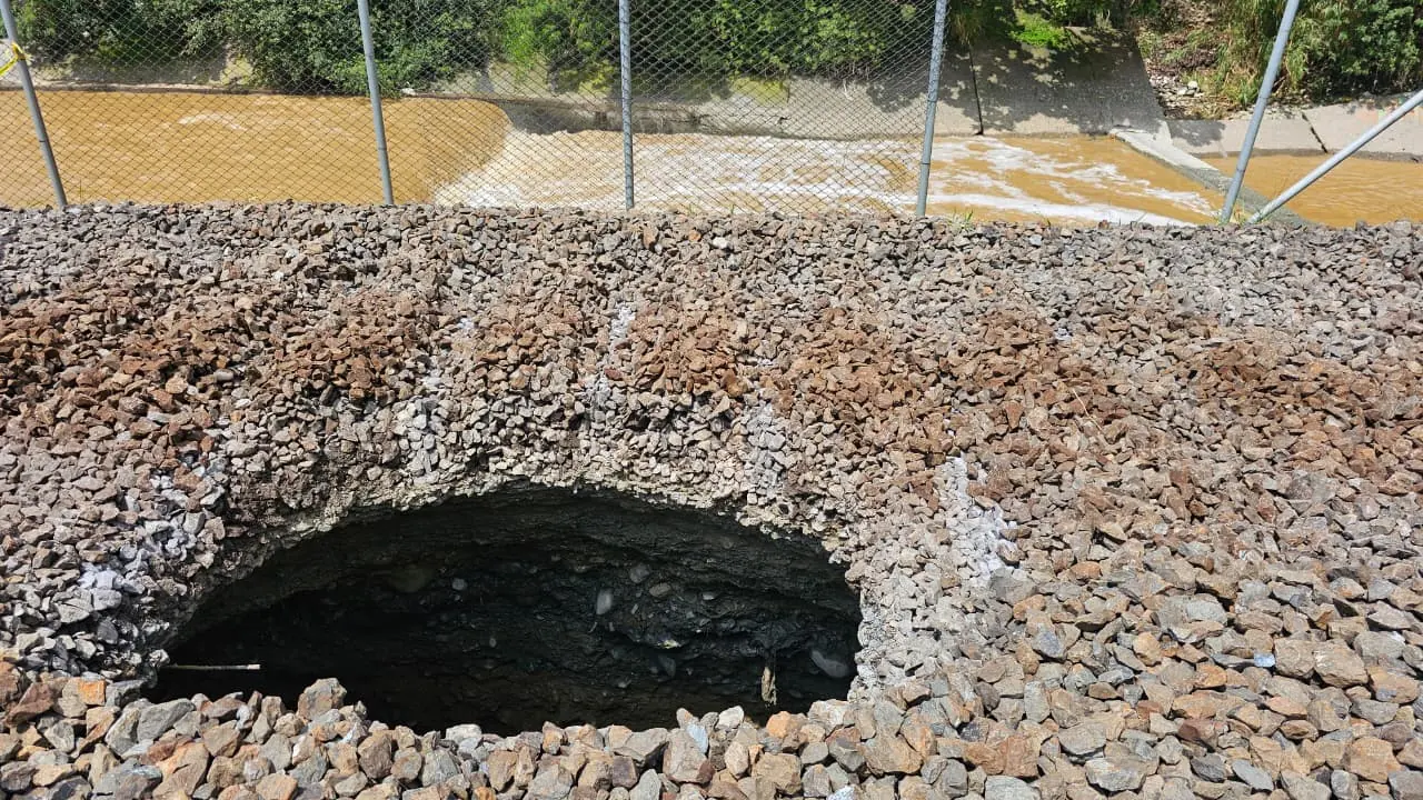 El Metro de Medellín ajusta rutas y traslados en el sur ante la falla del terreno que afecta la estación Poblado