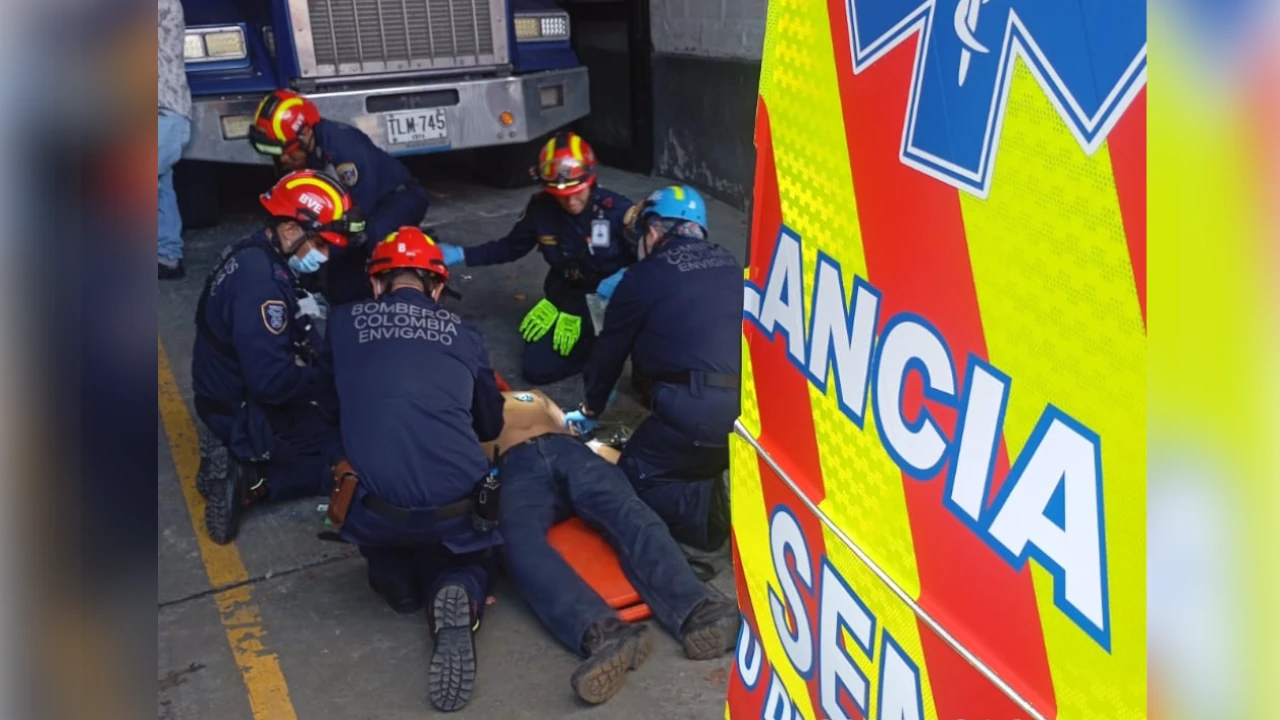 ¡Qué tragedia! Trabajador falleció tras ser aplastado por dos placas de mármol en Envigado Accidente-hombre-Envigado-