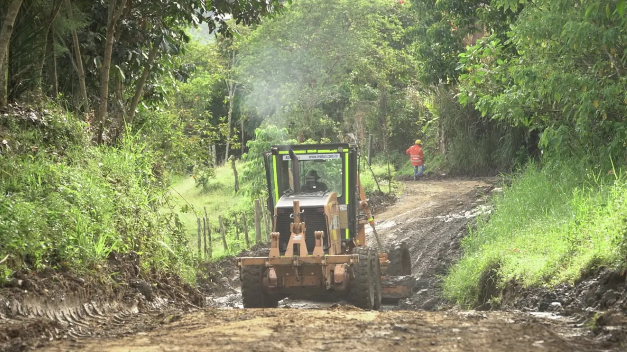 Antioquia activa 26 frentes viales y rutas alternas para garantizar movilidad segura durante el puente de Todos los Santos