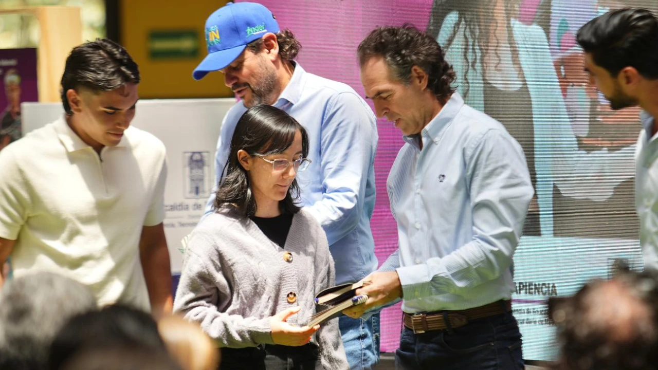 ¡Qué bien! Alcaldía de Medellín entregó 741 becas y créditos condonables para la educación superior Becas-créditos-condonables-educación-superior