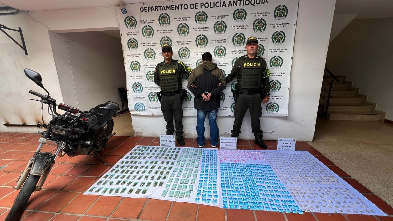 Cae en Barbosa un hombre con 1.500 dosis de droga en la vía Medellín–Bogotá CapturaBarbosa