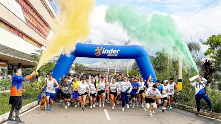 Más de 1.500 personas participaron en la Carrera Color Run 5k en Bello Color-Run-5K-Bello