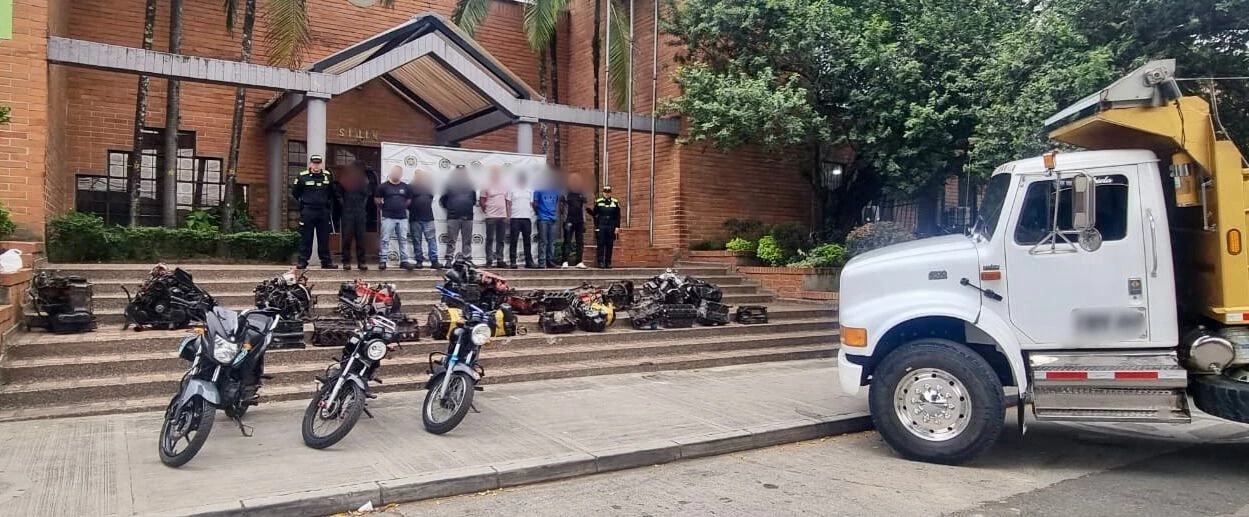 Comercialización-autopartes-Barrio-Triste-1