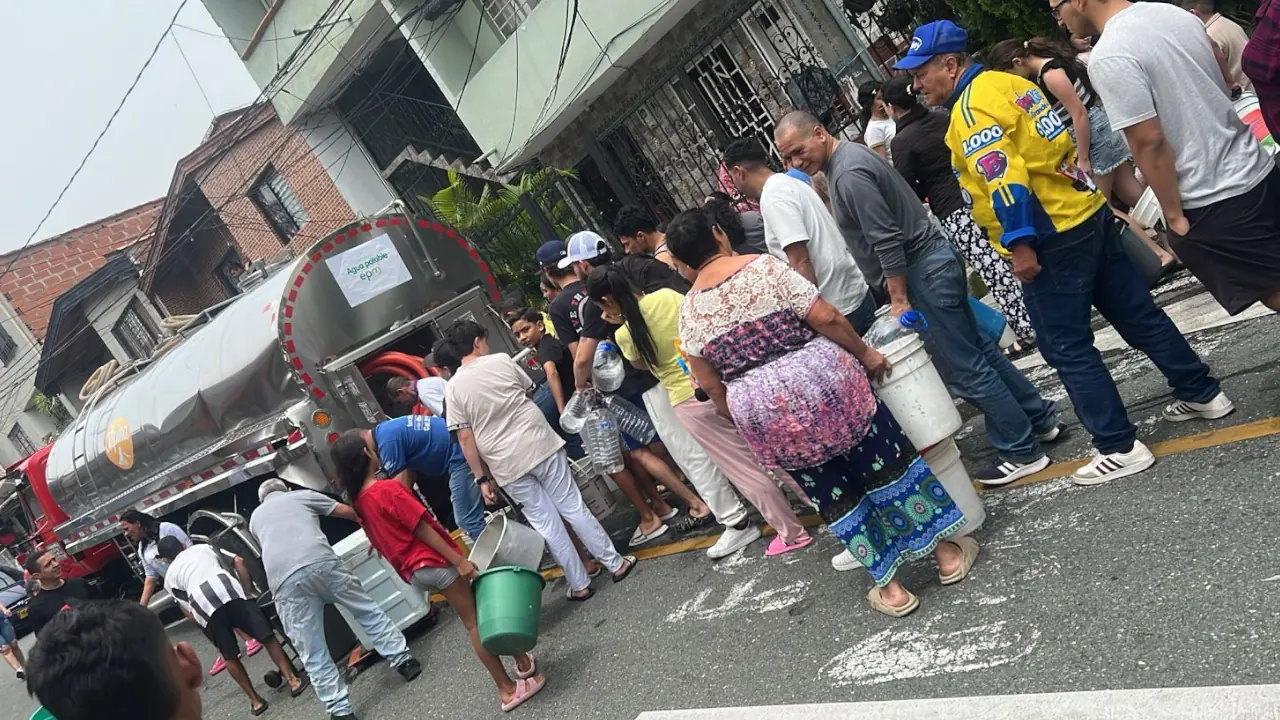 EPM lleva más de tres millones de litros de agua potable a Medellín y el Valle de Aburrá durante la suspensión del servicio
