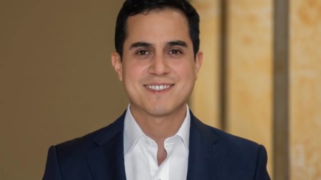 El exembajador Federico Hoyos prepara su regreso político con el Centro Democrático en las próximas elecciones