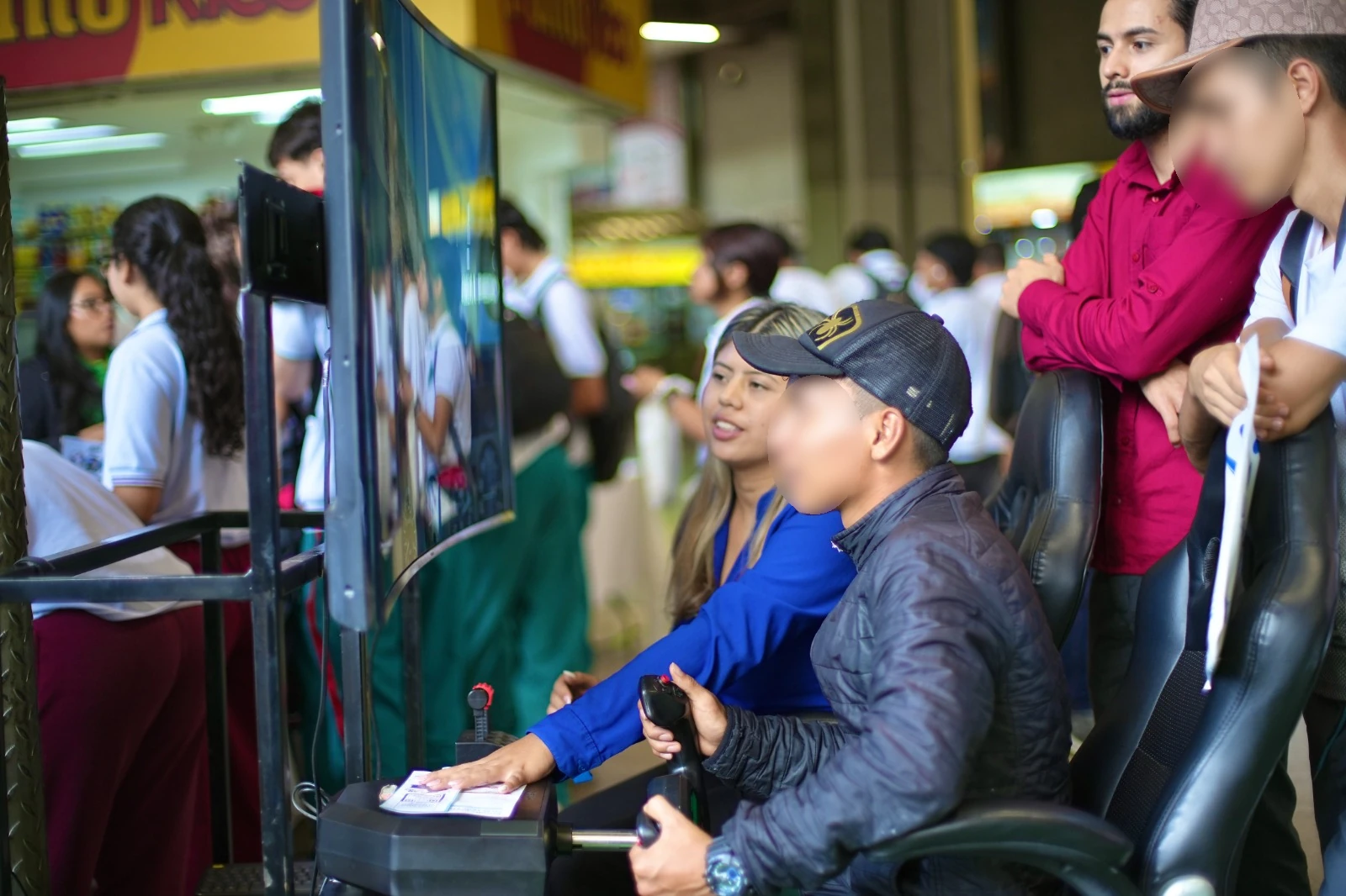 Jóvenes de corregimientos de Medellín recibirán orientación sobre su proyecto educativo en la Feria "Siguiente Nivel en tu Territorio" 1 Jóvenes-futuro-educativo-1