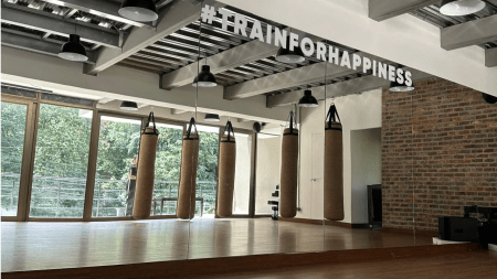 La reconocida marca de bienestar integral llega a Medellín con un innovador espacio que fusiona ejercicio, salud mental y comunidad