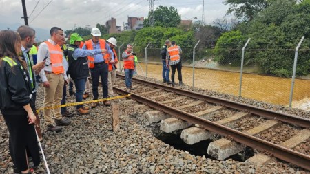 ¡Unos días de paciencia! Reparar la socavación en la vía férrea del Metro de Medellín podría demorar varios días Metro-de-Medellín-1