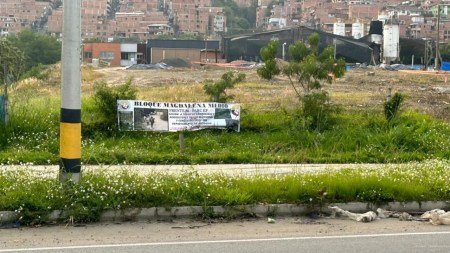 ¡Tremendo susto! Atentaron contra una torre de energía en Bello: en el lugar fue hallada una pancarta Torre-de-energía-Bello