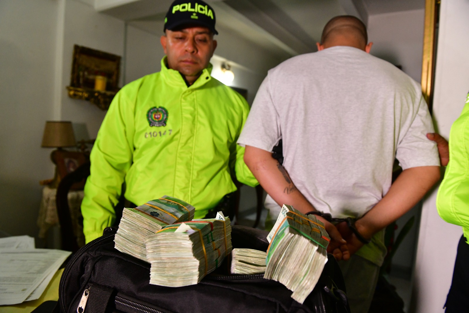 ¡Se les cayó el negocio! Desmantelan estructura criminal dedicada a estafas digitales, fraudes ascienden a los $72.000 millones 1 estafas-digitales-capturados