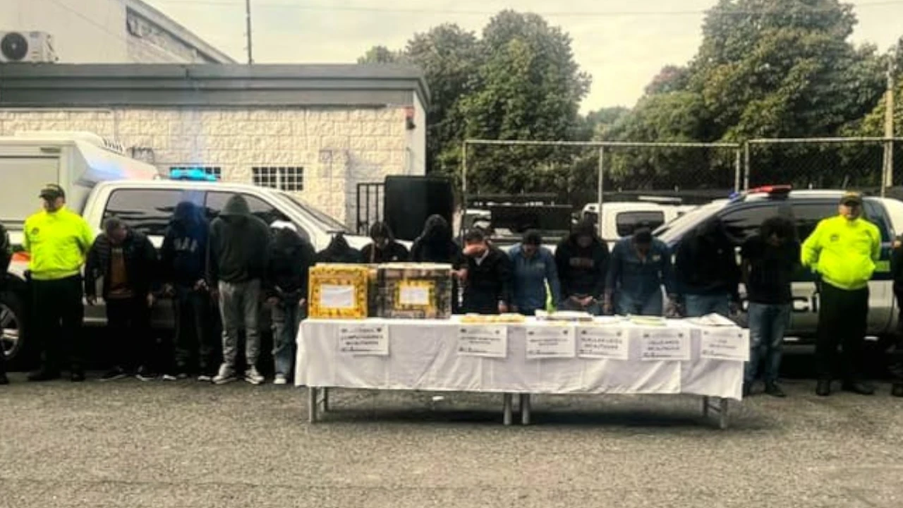 Policía captura 13 personas por fraude en trámites de tránsito