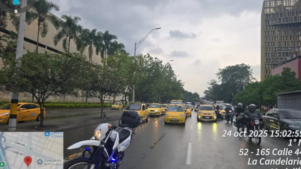 reportan ‘taco’ en la Av. Ferrocarril frente a Plaza Mayor