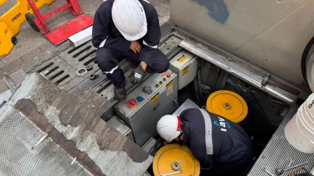 Las emblemáticas escaleras eléctricas de la Comuna 13 están en mantenimiento escaleras-eléctricas-san-javier-comuna 13