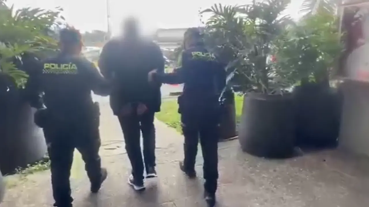 Capturan a presunto extorsionista en el aeropuerto de Rionegro, era buscado por Interpol