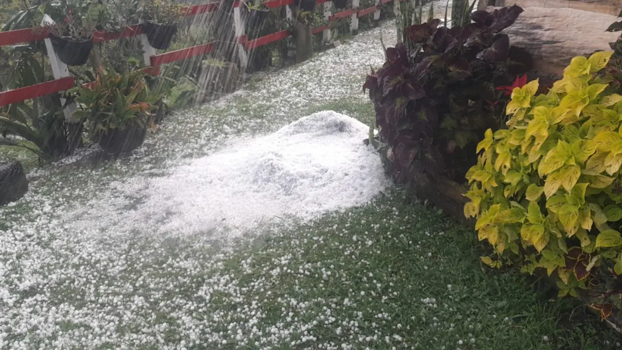 Granizada sorprendió en sectores de Medellín y el sur del Valle de Aburrá en la tarde del 8 de noviembre Granizada sorprendió en sectores de Medellín y el sur del Valle de Aburrá en la tarde del 8 de noviembre