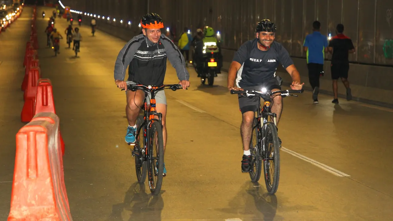 Atención: Medellín ajusta horarios de la ciclovía nocturna por temporada de alumbrados
