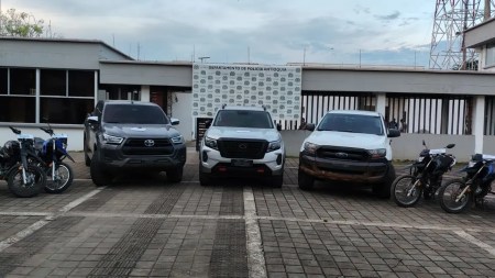 10 vehículos robados en Medellín y Cali fueron recuperados por la Policía en el Bajo Cauca 10 vehículos robados en Medellín y Cali fueron recuperados por la Policía en el Bajo Cauca