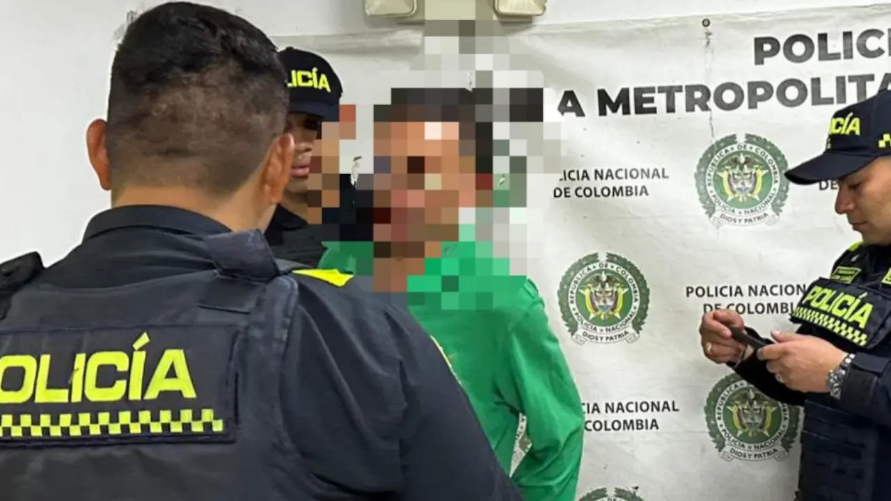 En Medellín, falso mensajero andaba con pistola y silenciador fue capturado por la Policía