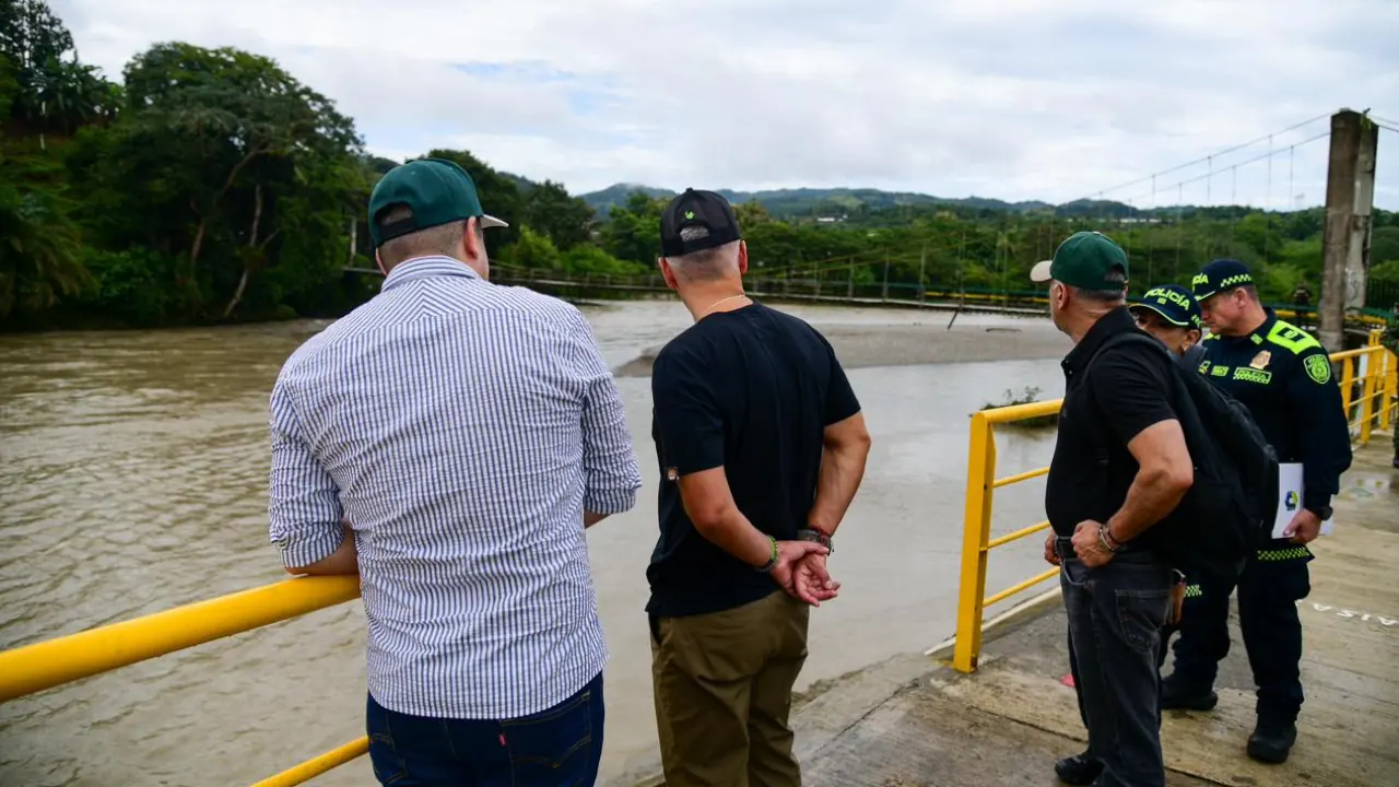 Gobernador anuncia recompensas por cabecillas del ELN y Clan del Golfo en el Norte y Bajo Cauca 1 Gobernador anuncia recompensas por cabecillas del ELN y Clan del Golfo en el Norte y Bajo Cauca