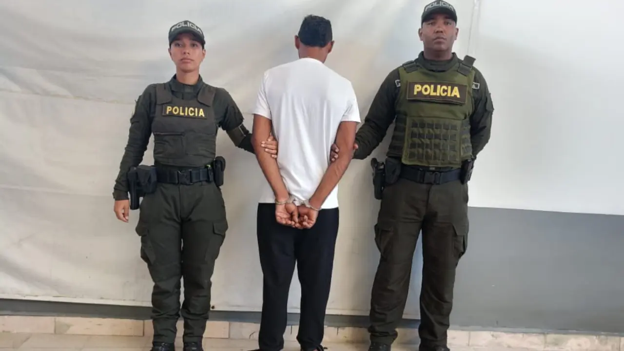 “Van cayendo”: Gobernador confirma que se entregó uno de los más buscados por abuso a menores en Antioquia