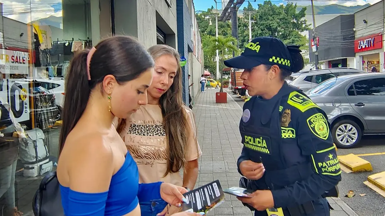 Policía realiza recorridos en zonas turísticas del Valle de Aburrá para frenar la violencia de género