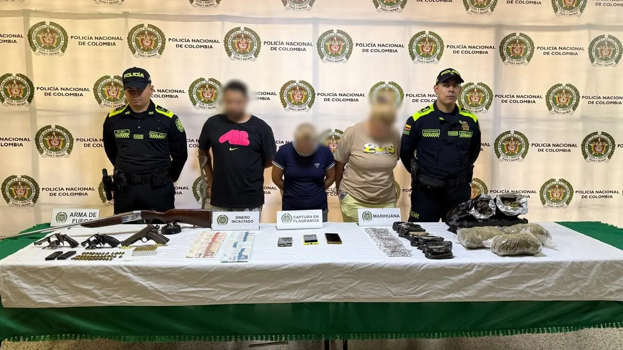 Operación simultánea en el Valle de Aburrá deja 18 capturados, incautaciones de armas y decomisos tras una semana de intervenciones 3 Megaoperativo en el Valle de Aburrá termina con 18 capturados ligados a estructuras delictivas