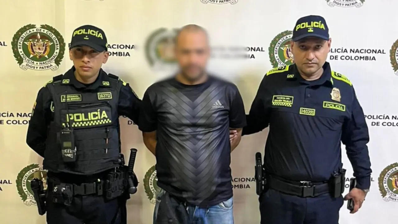 Operación simultánea en el Valle de Aburrá deja 18 capturados, incautaciones de armas y decomisos tras una semana de intervenciones 4 Megaoperativo en el Valle de Aburrá termina con 18 capturados ligados a estructuras delictivas