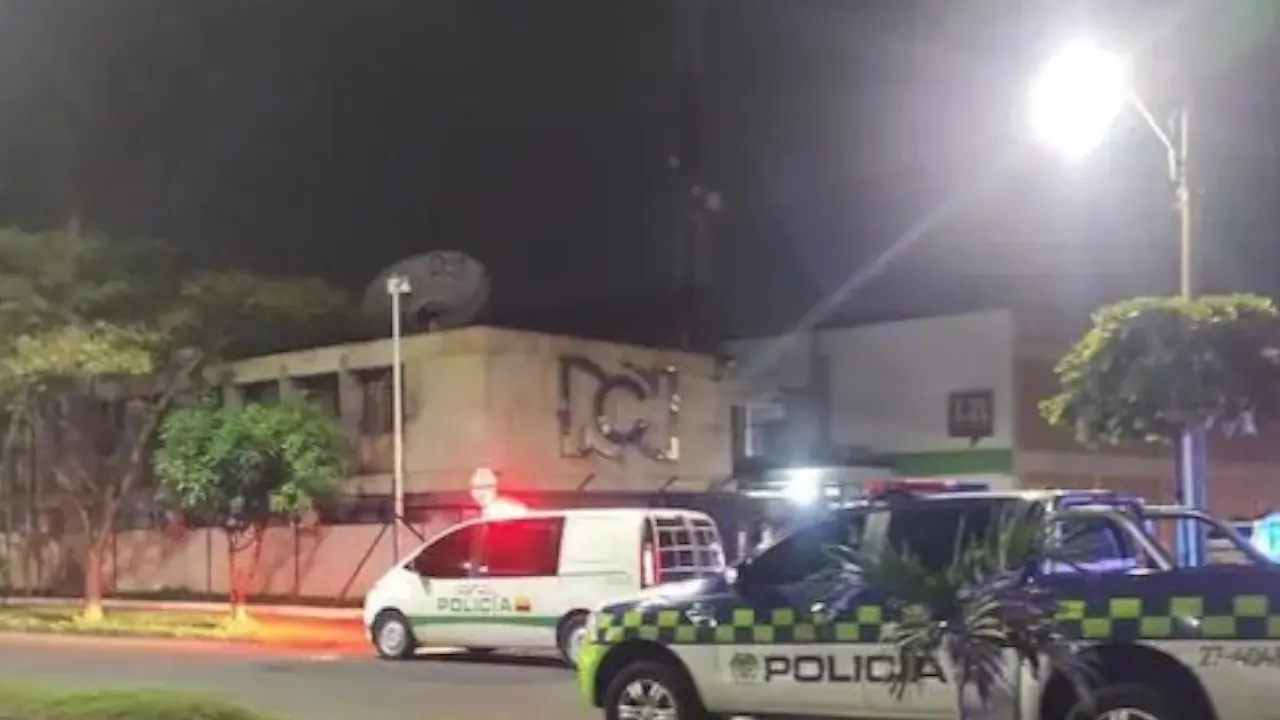 Atención: artefacto explota en instalaciones de RCN en Cali y deja varias afectaciones estructurales