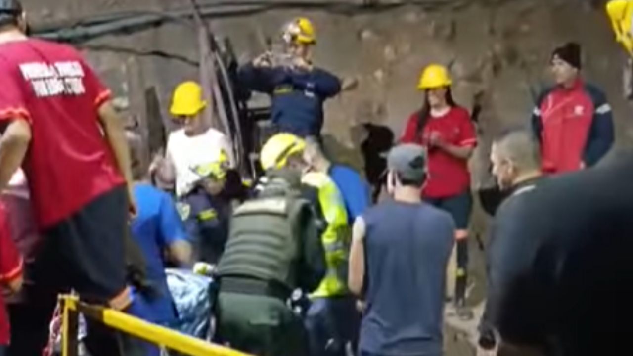 Daniel permanecio tres dias atrapado en un socavon minero fue rescatado con vida en Angelopolis