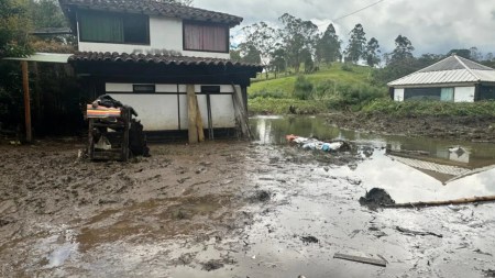 Creciente súbita afectó nueve viviendas y un local comercial en la vereda El Capiro, Rionegro Emergencia-vereda-El-Capiro