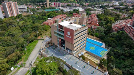 ITAGÜÍ-ESTRENA-UNIVERSIDAD-PÚBLICA