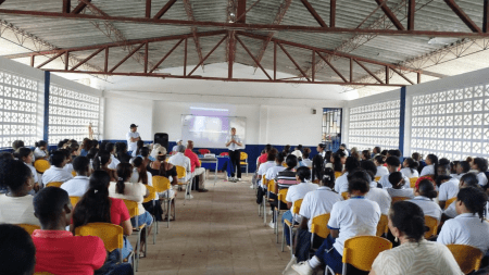 Jóvenes - estudiantes