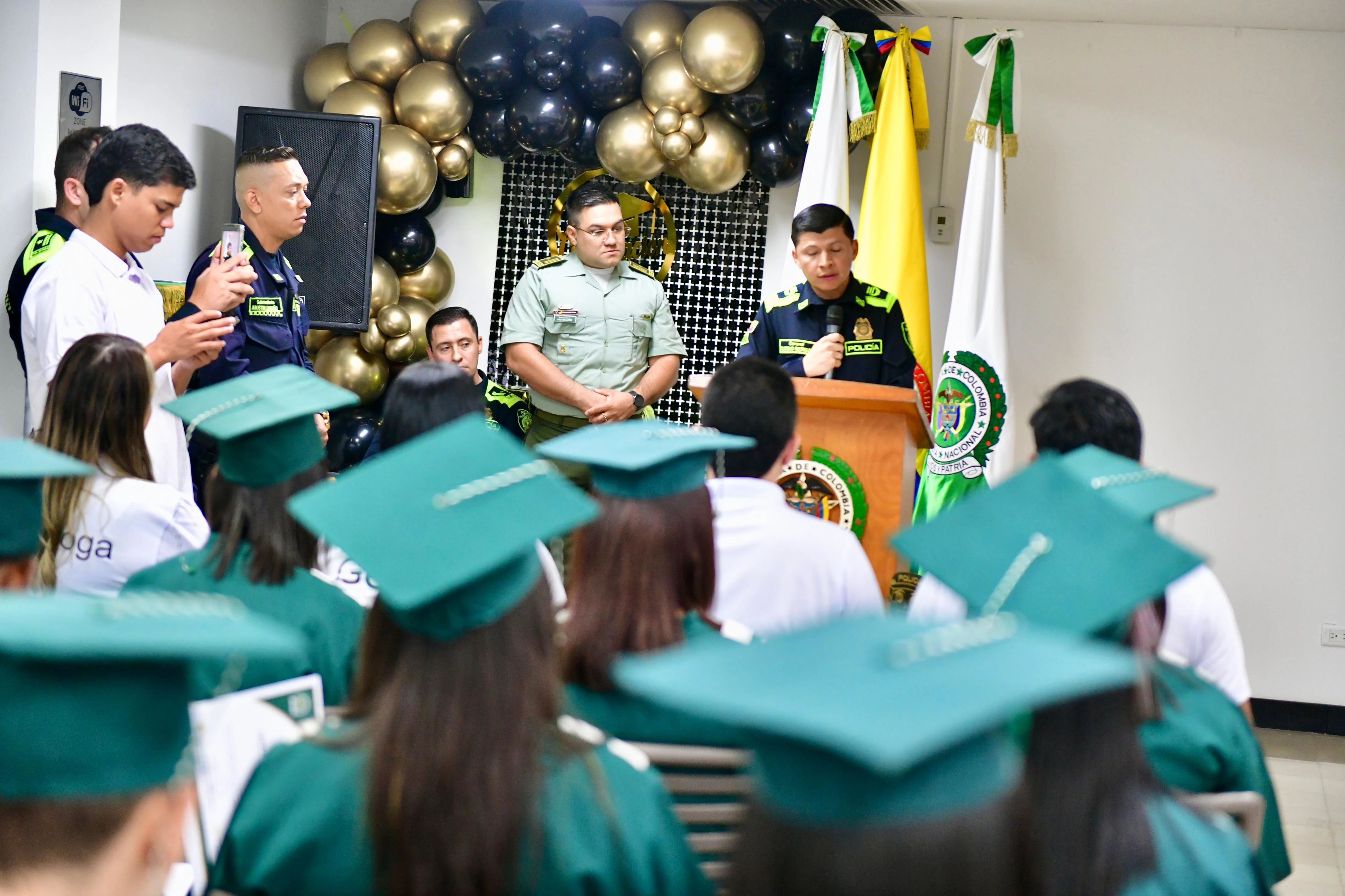 Jóvenes-graduados-1