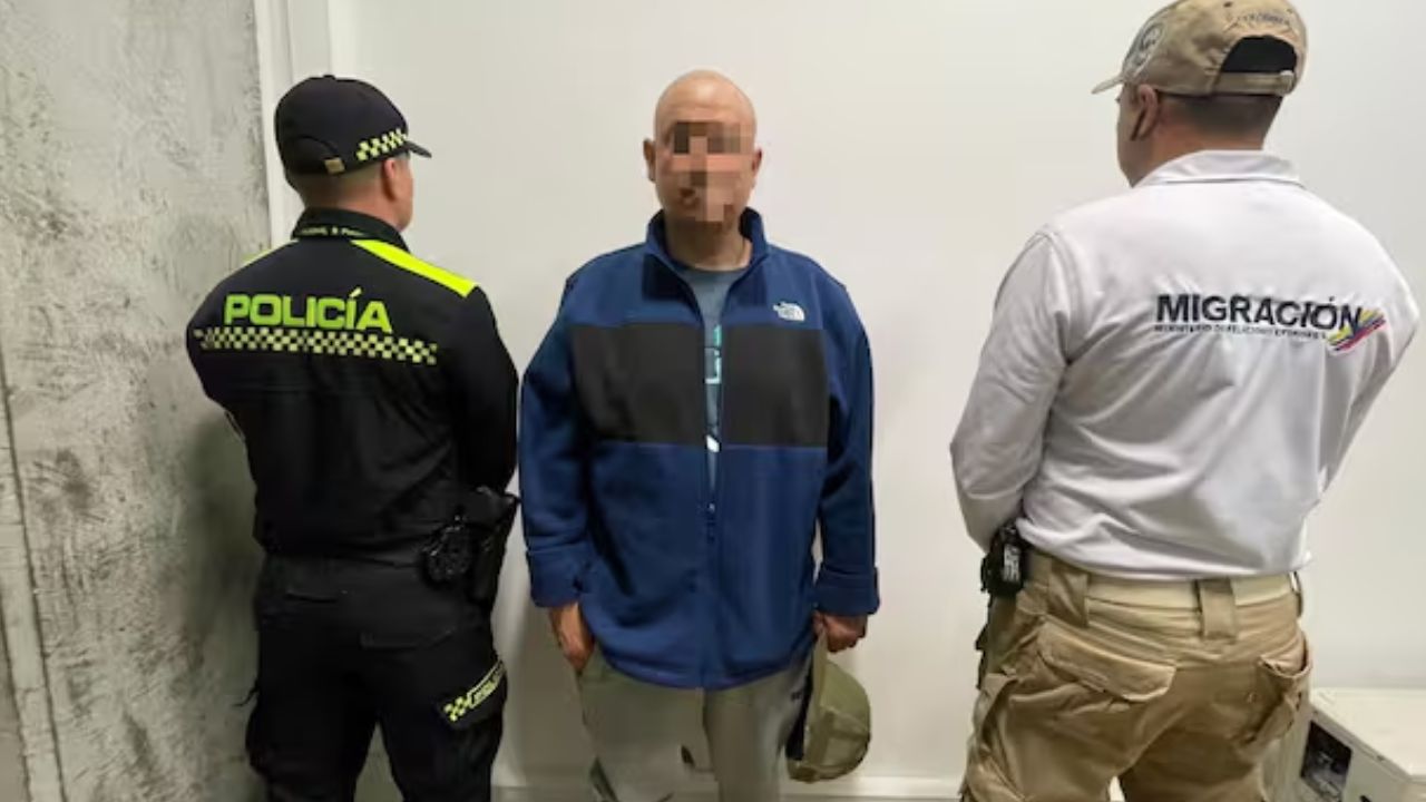 Los devolvieron con juguetes sexuales en la maleta: Caen cuatro ciudadanos extranjeros en Medellín