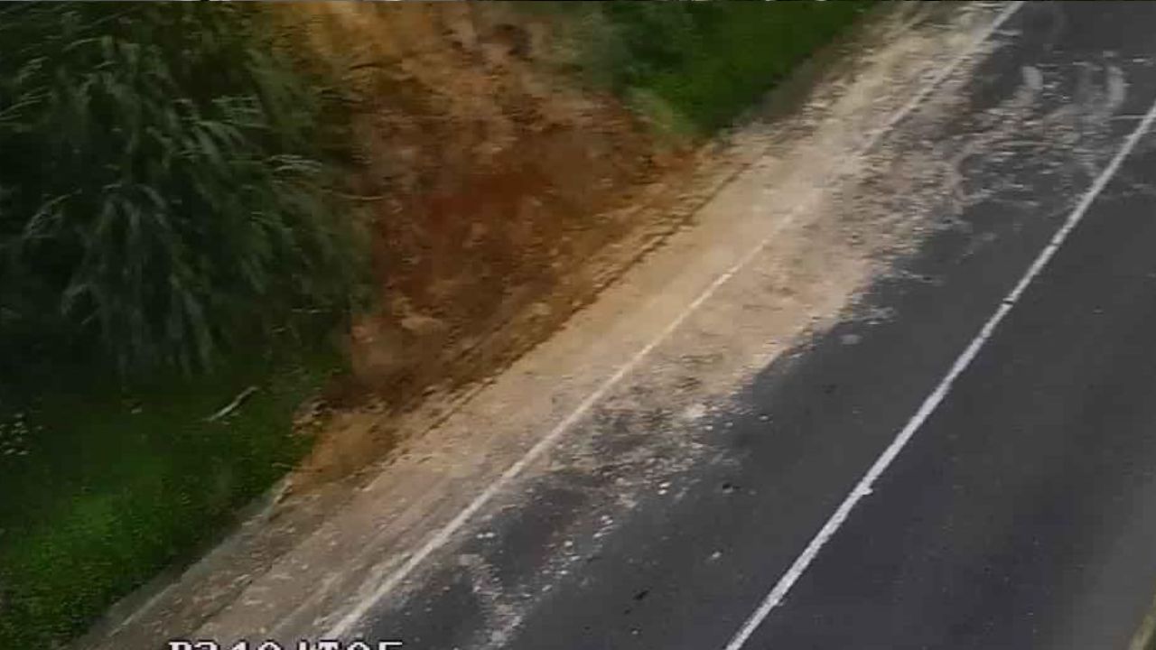 Manana complicada en Medellin Siniestros y un deslizamiento reducen la movilidad 2