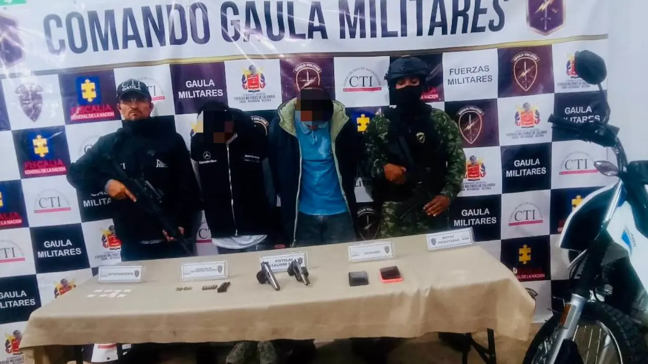 Soldados capturan a presuntos extorsionistas en Marinilla durante operativo militar Soldados capturan a presuntos extorsionistas en Marinilla durante operativo militar